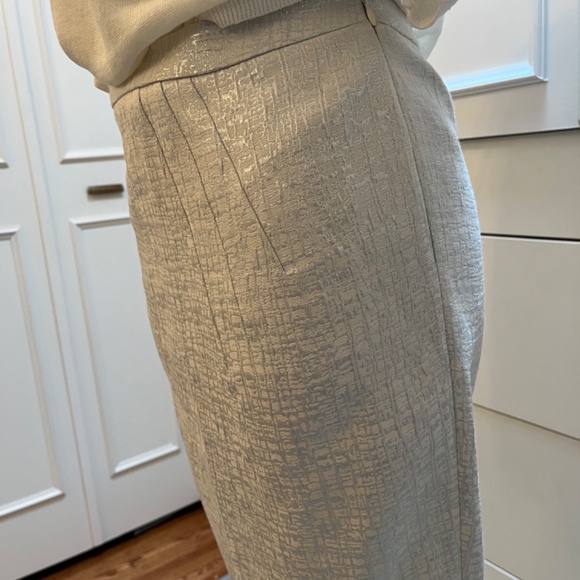 Women’s skirt - Picture 2 of 3